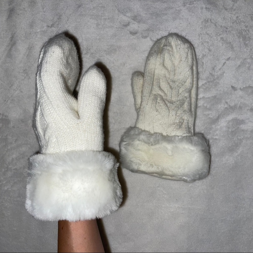 Donated Fur x Knit Mittens